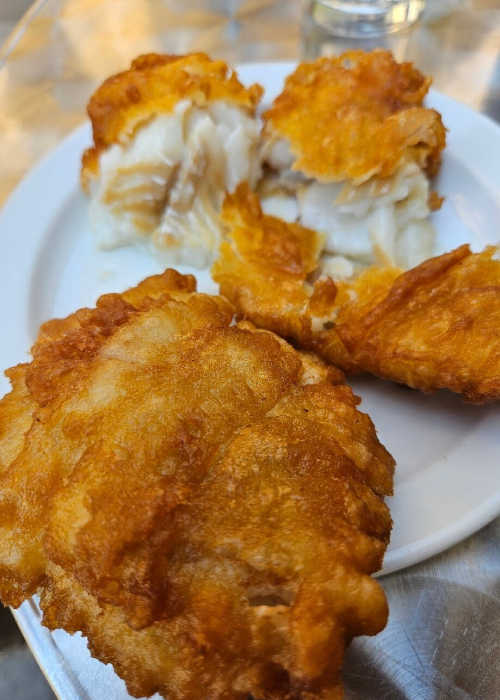 Bar Tineo Madrid con bacalao rebozado
